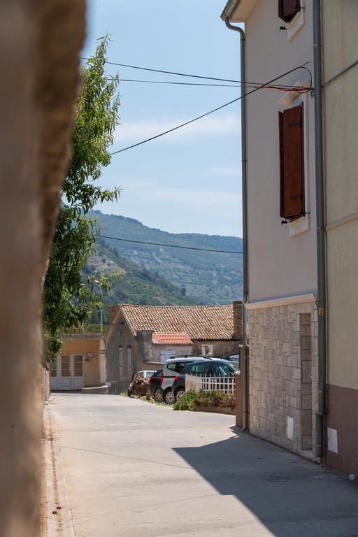 Apartments Kastelani Komiža المظهر الخارجي الصورة