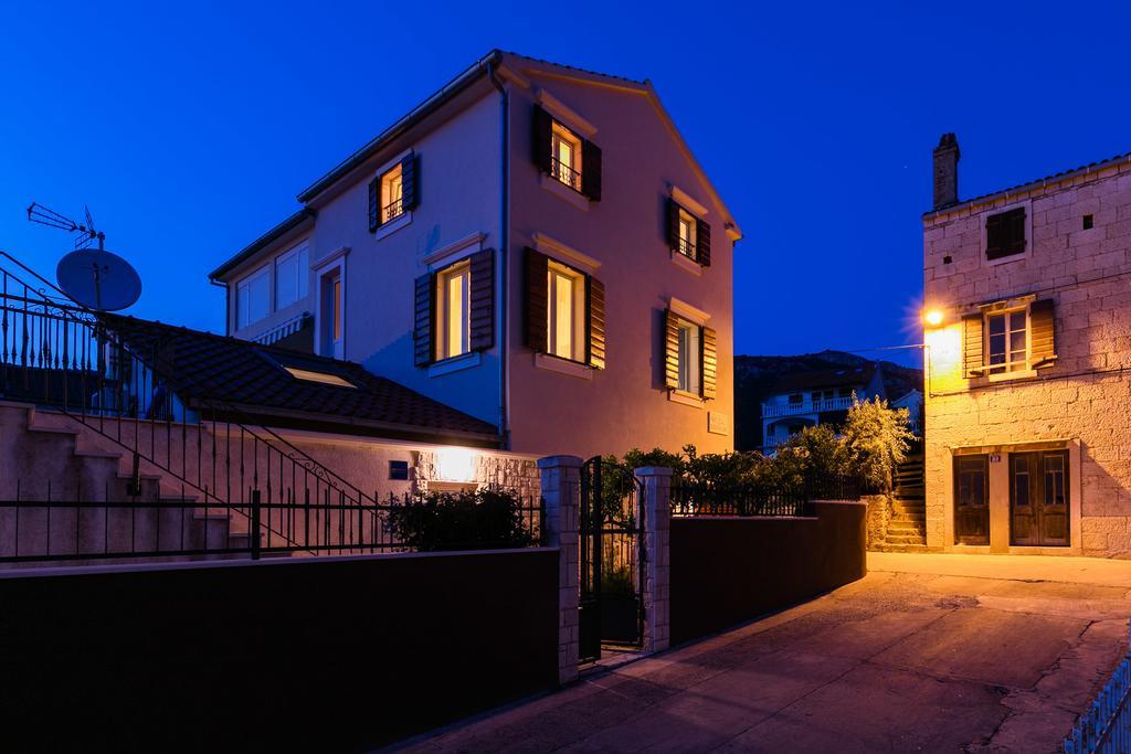 Apartments Kastelani Komiža المظهر الخارجي الصورة