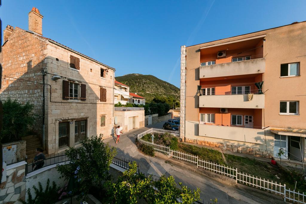 Apartments Kastelani Komiža المظهر الخارجي الصورة